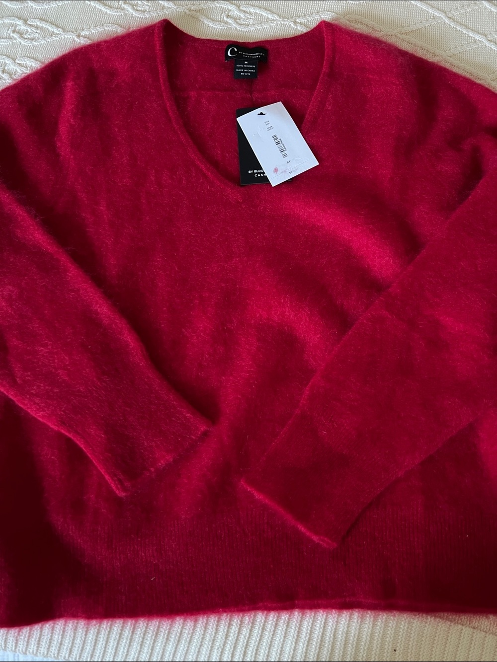 C by Bloomingdale's Cashmere V-Neck Sweater Berry Red Medium NWT